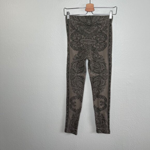 Free People Rare Boho Paisley Print Olive Green Knit Leggings Size XS - Picture 6 of 11